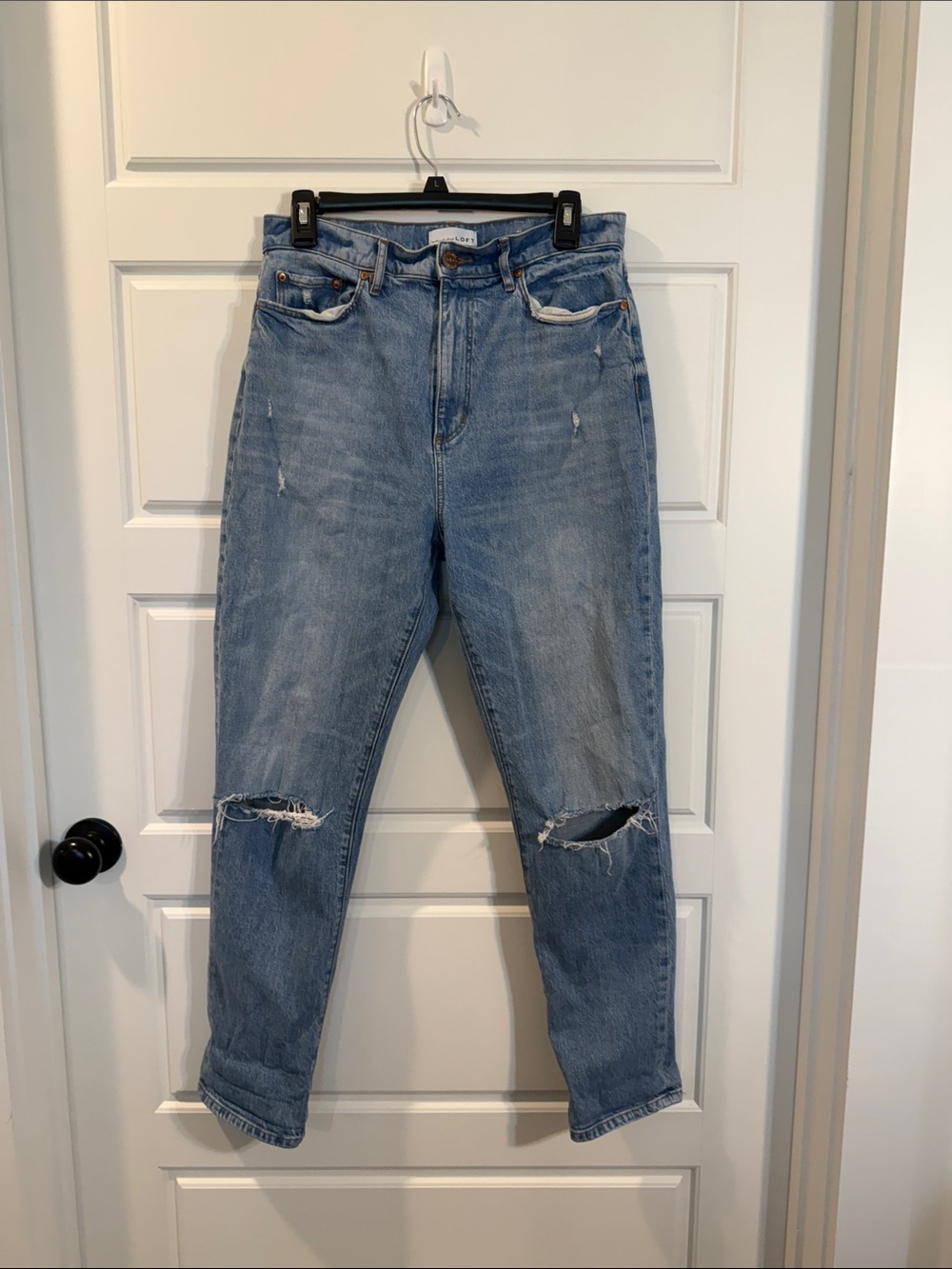 Loft distressed jeans size 28/6
